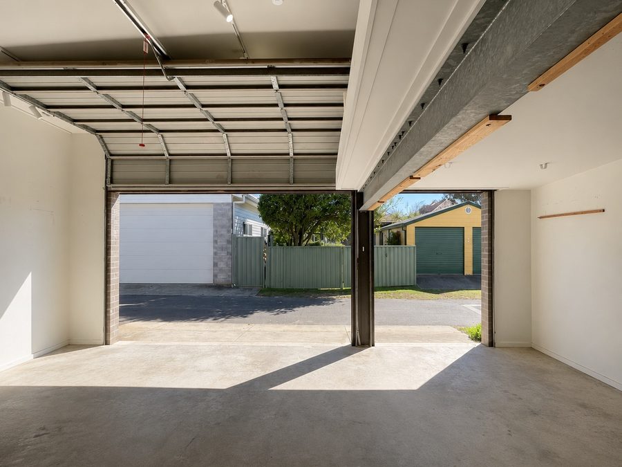 221 Mitchell Street, Stockton, garage